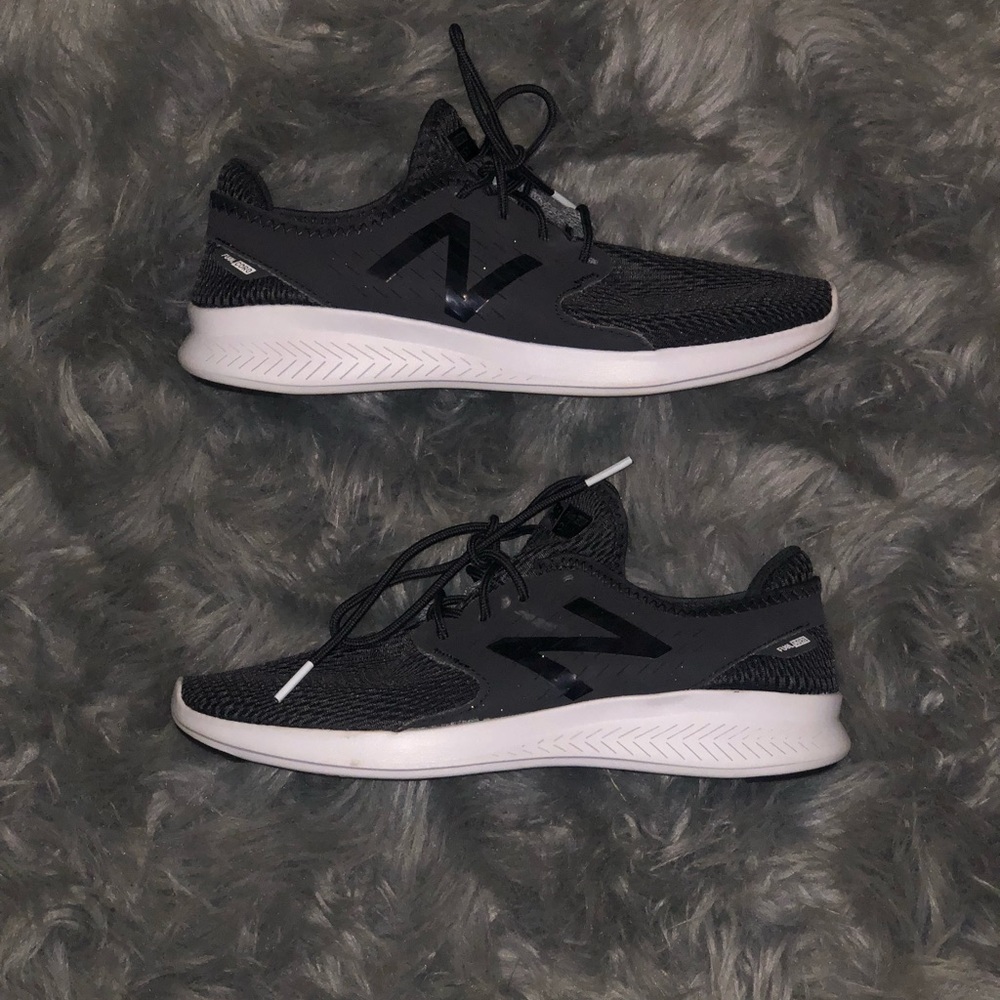 New Balance Fuel Core Coast size 8